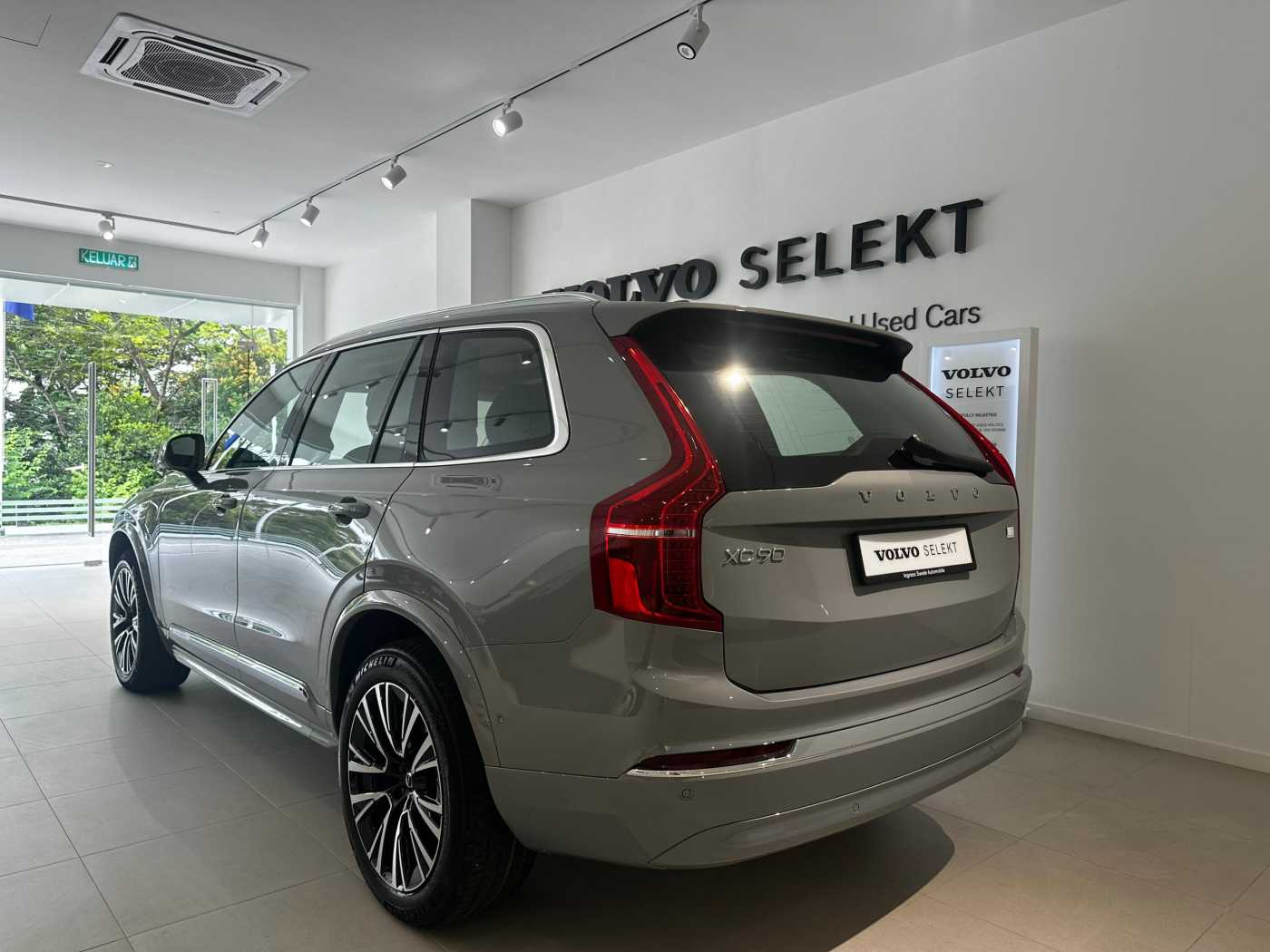 Volvo  XC90 Recharge Ultimate, T8 AWD plug-in hybrid, Electric/Petrol, Bright, 7 Seats