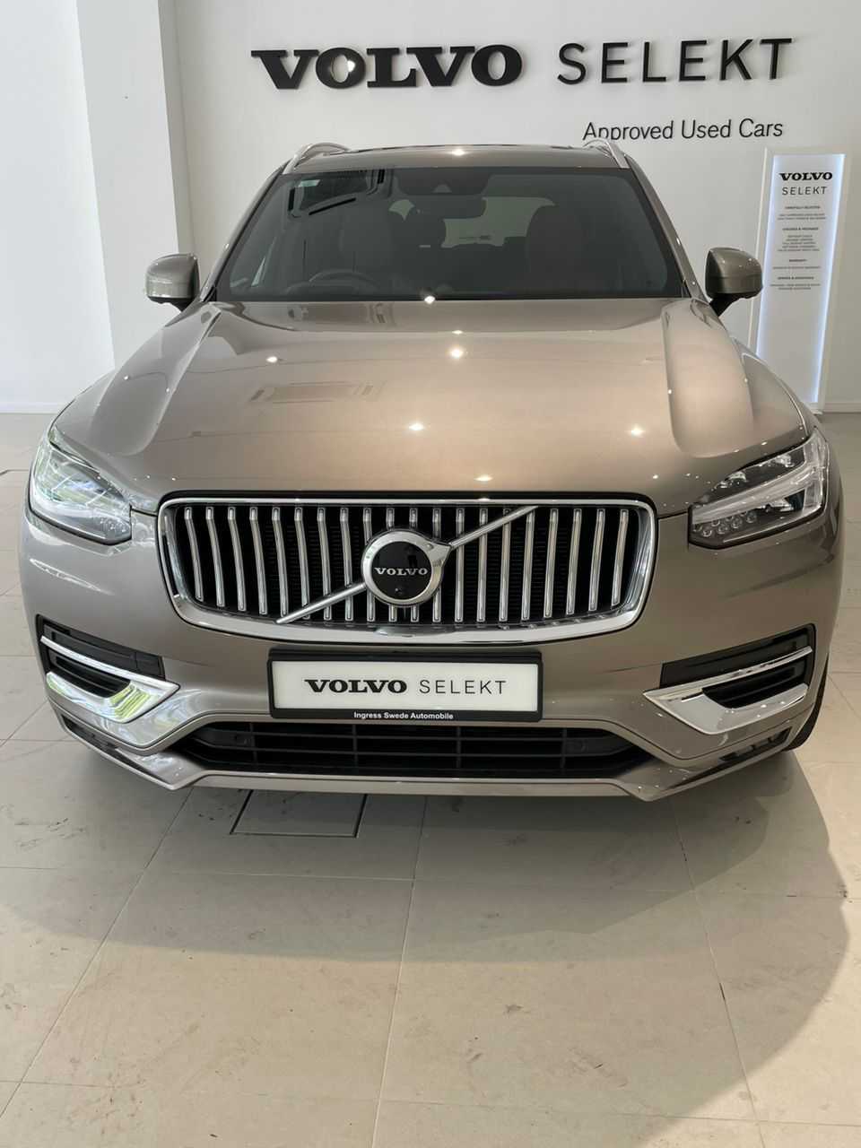 Volvo  XC90 Inscription, B5, 7 Seats