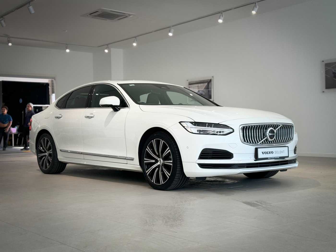 Volvo  S90 Recharge Ultimate, T8 , Electric/Petrol, Bright