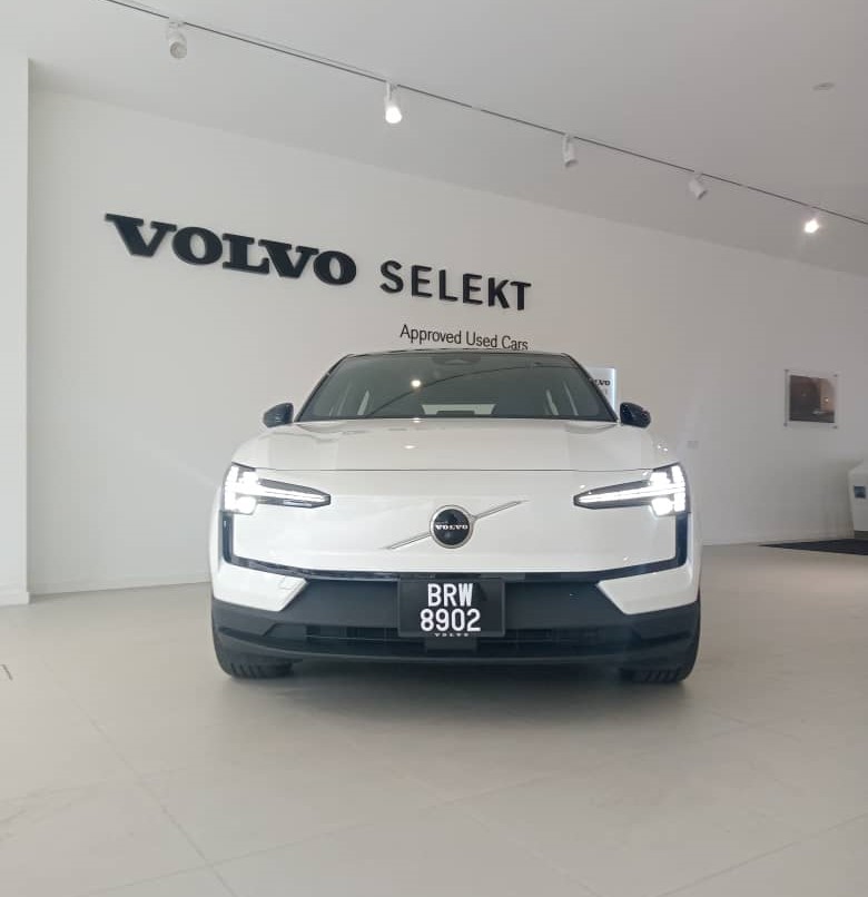 Volvo  Ultra, Twin Motor Performance, Electric