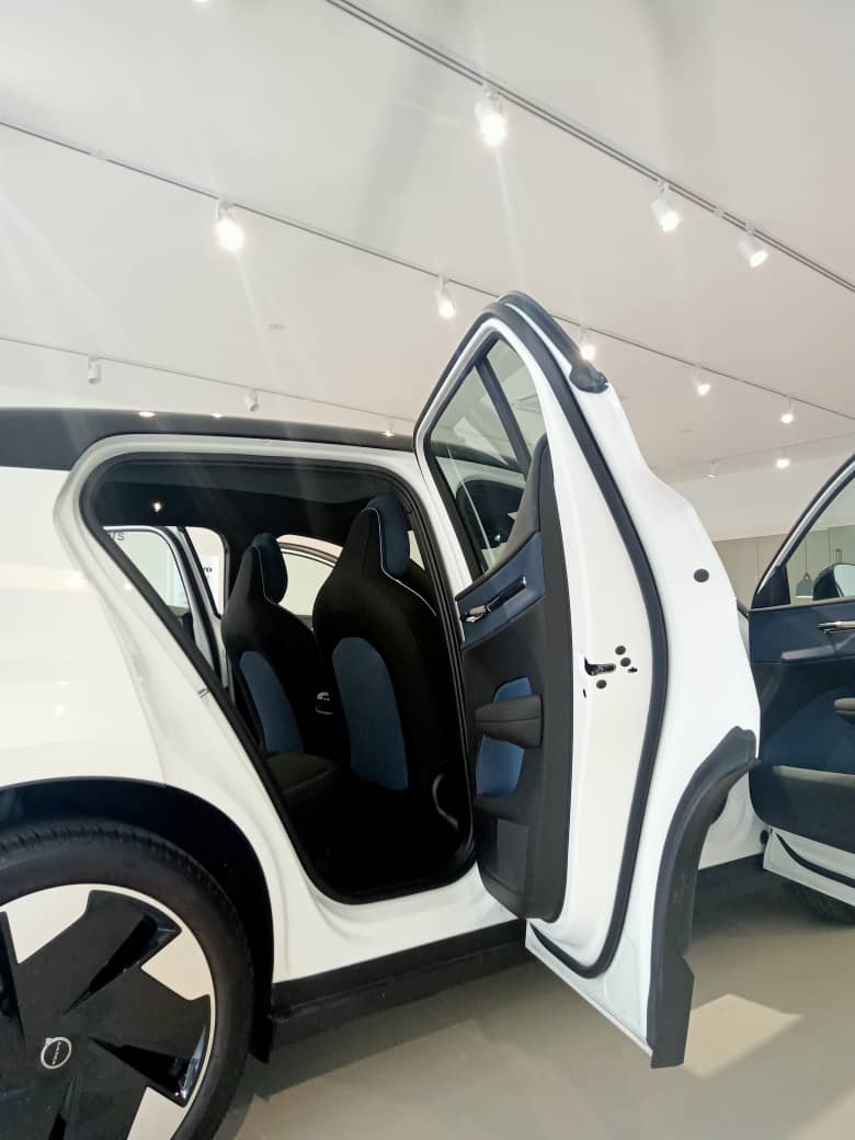 Volvo  Ultra, Twin Motor Performance, Electric