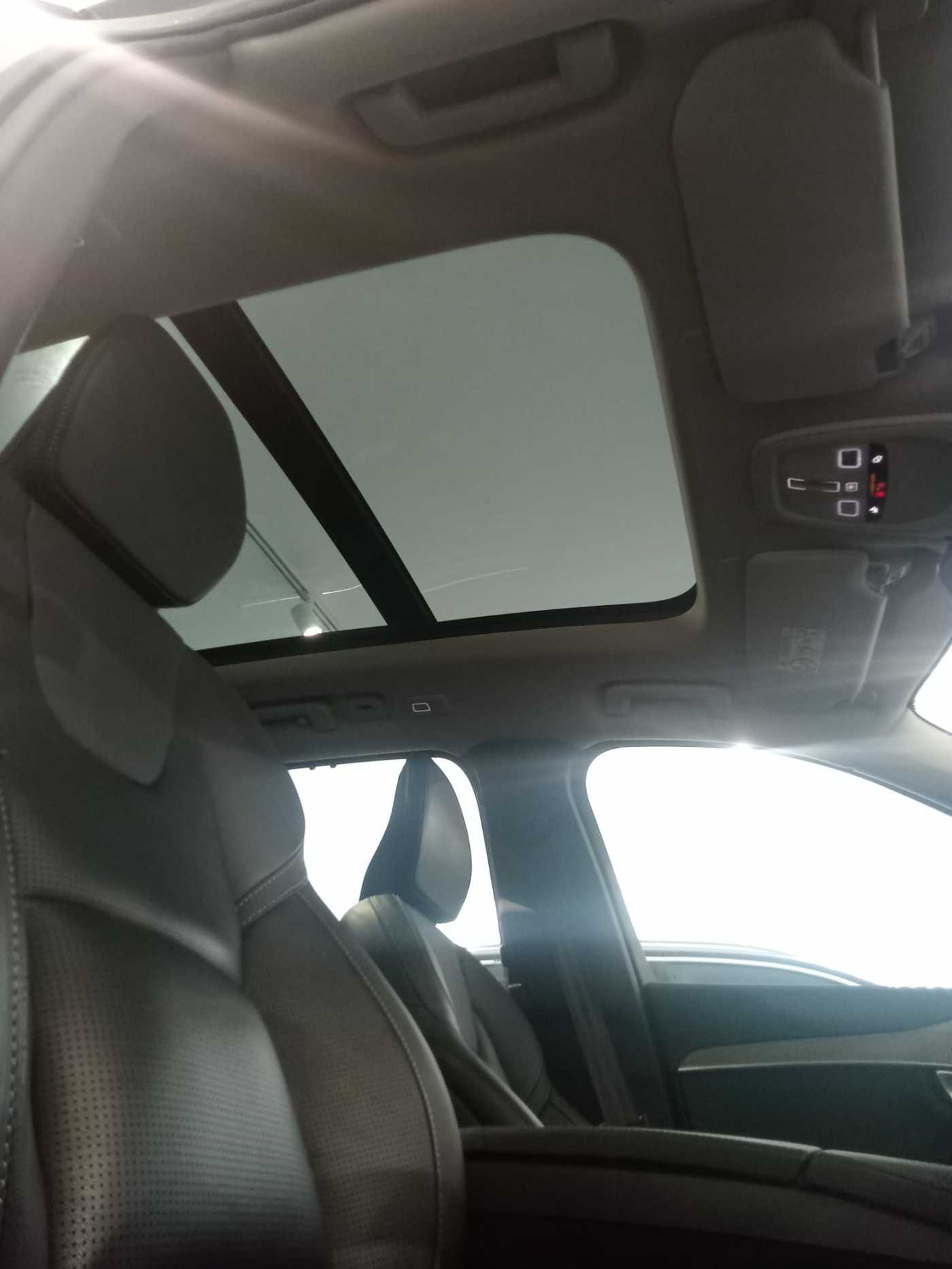Volvo  Ultimate, B5 AWD Mild hybrid, Petrol, Bright, 7 Seats