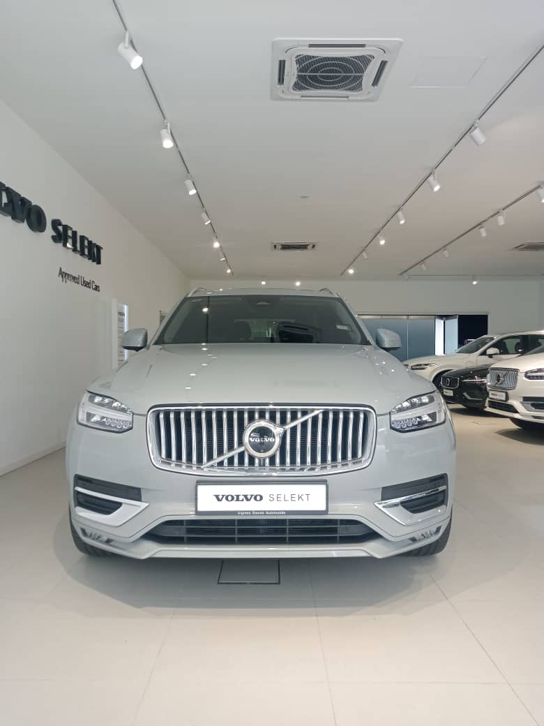 Volvo  Ultimate, B5 AWD Mild hybrid, Petrol, Bright, 7 Seats