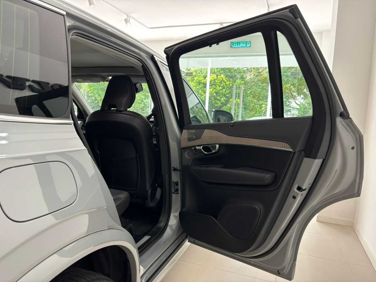 Volvo  Ultimate, B5 AWD Mild hybrid, Petrol, Bright, 7 Seats