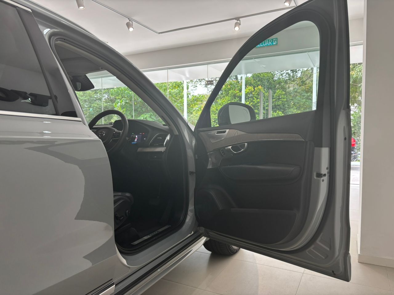 Volvo  Ultimate, B5 AWD Mild hybrid, Petrol, Bright, 7 Seats