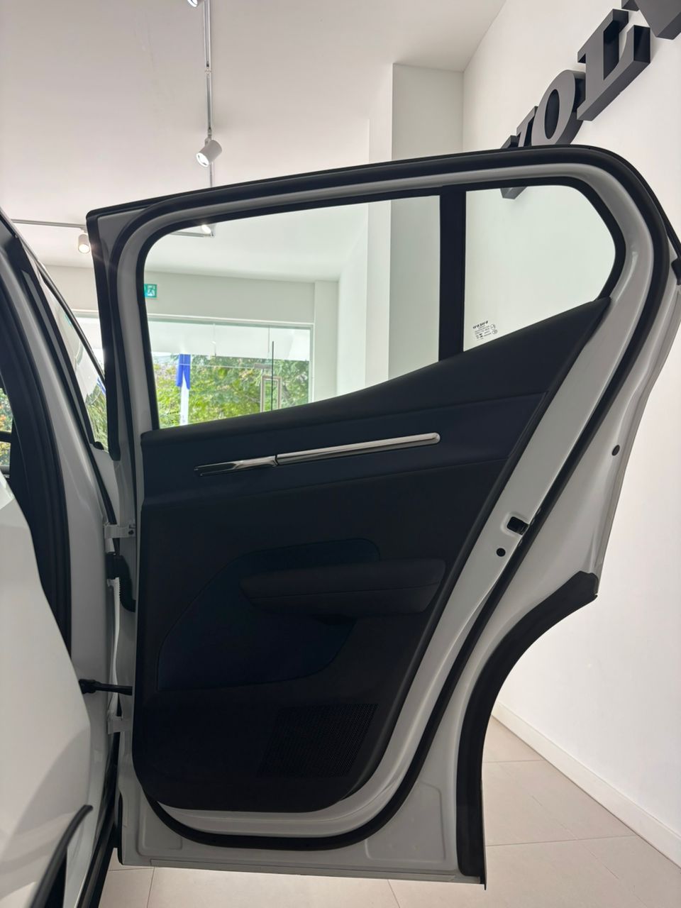 Volvo  Ultra, Twin Motor Performance, Electric