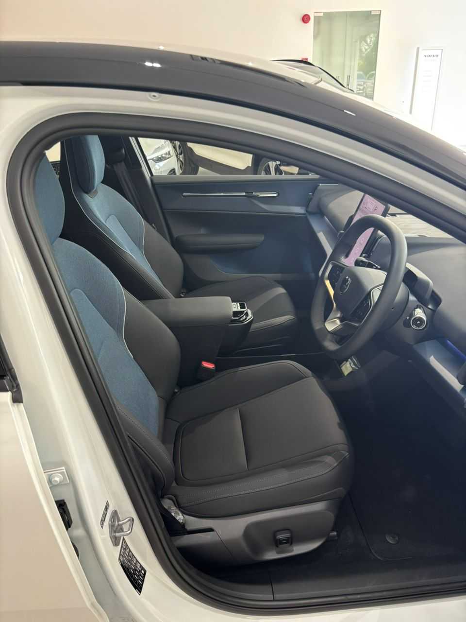 Volvo  Ultra, Twin Motor Performance, Electric