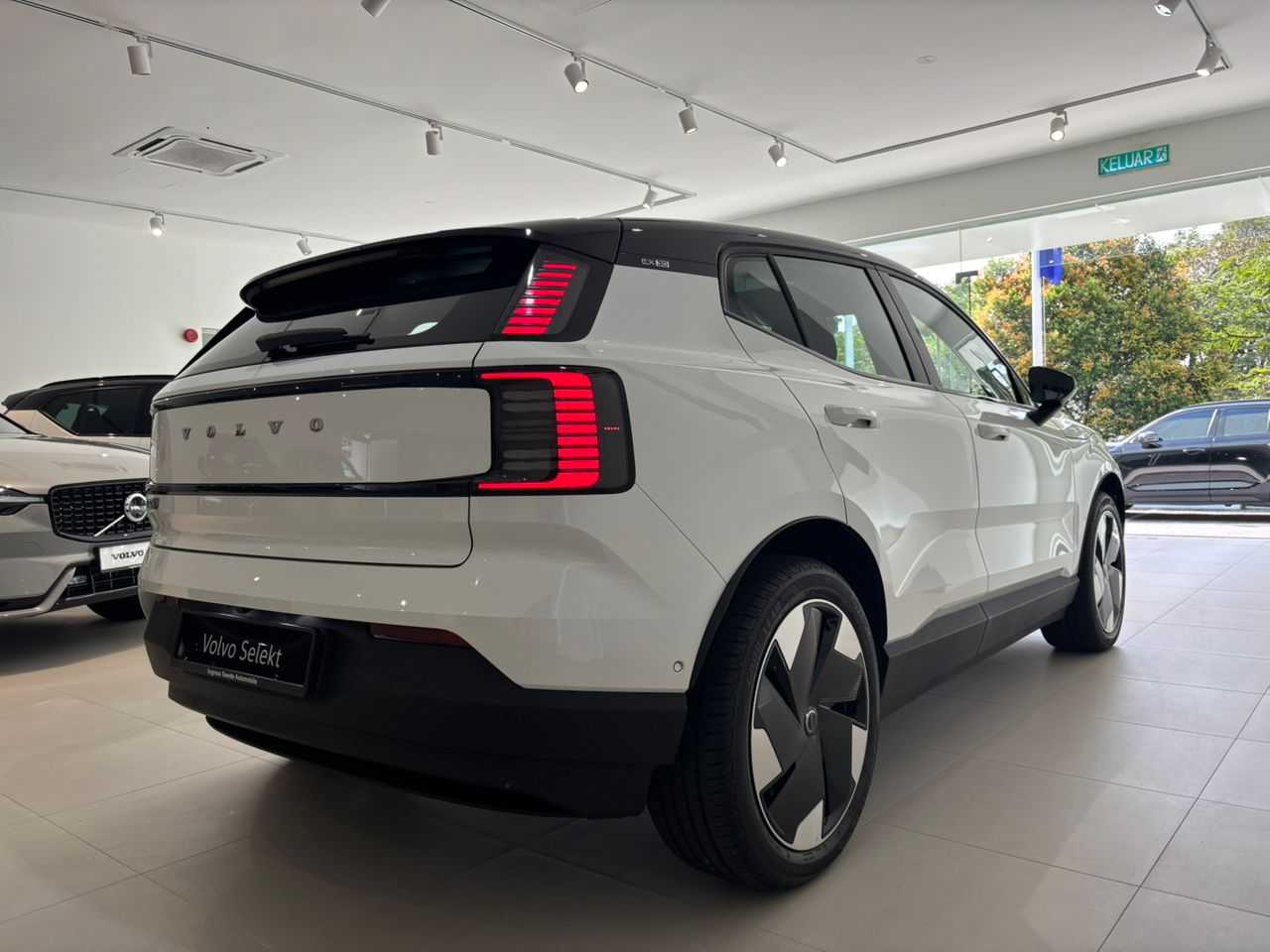 Volvo  Ultra, Twin Motor Performance, Electric