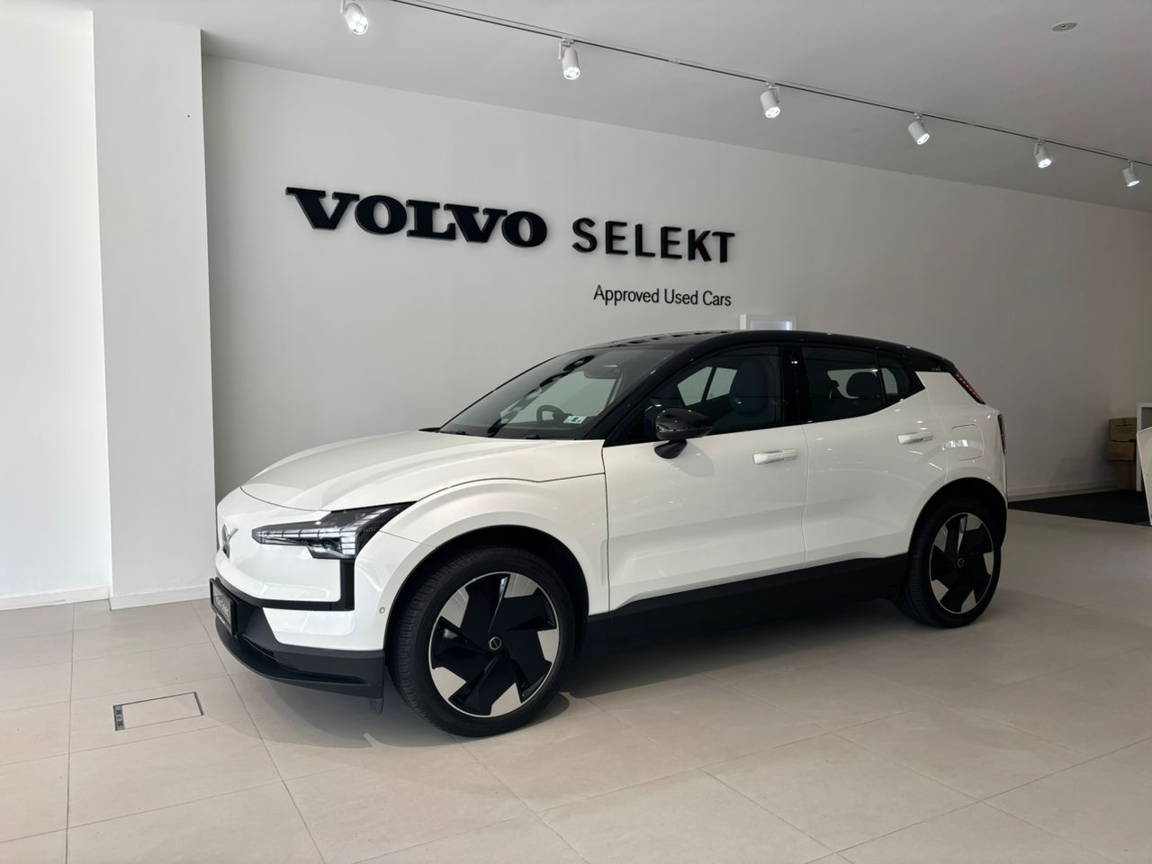 Volvo  Ultra, Twin Motor Performance, Electric