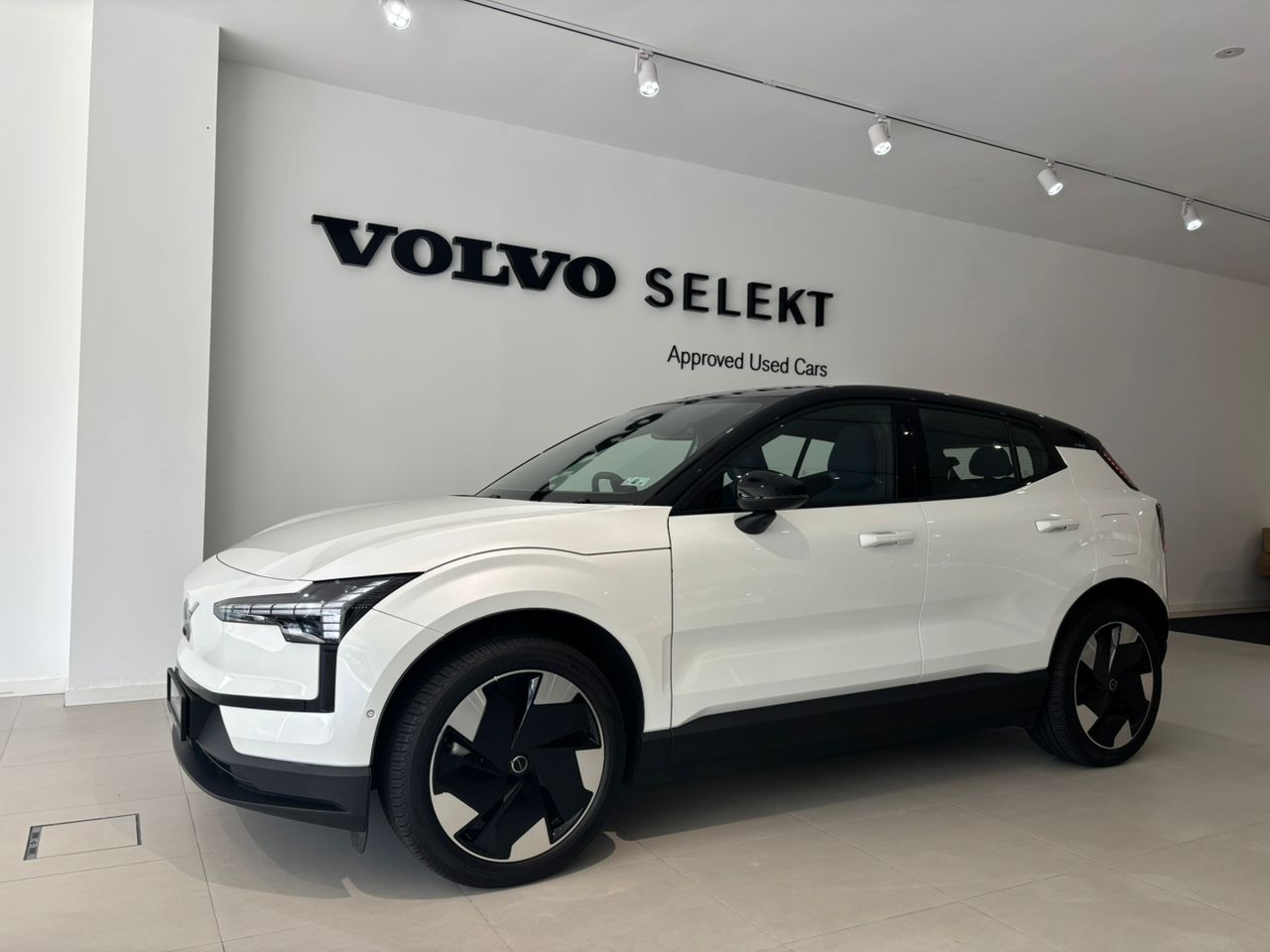 Volvo  Ultra, Twin Motor Performance, Electric