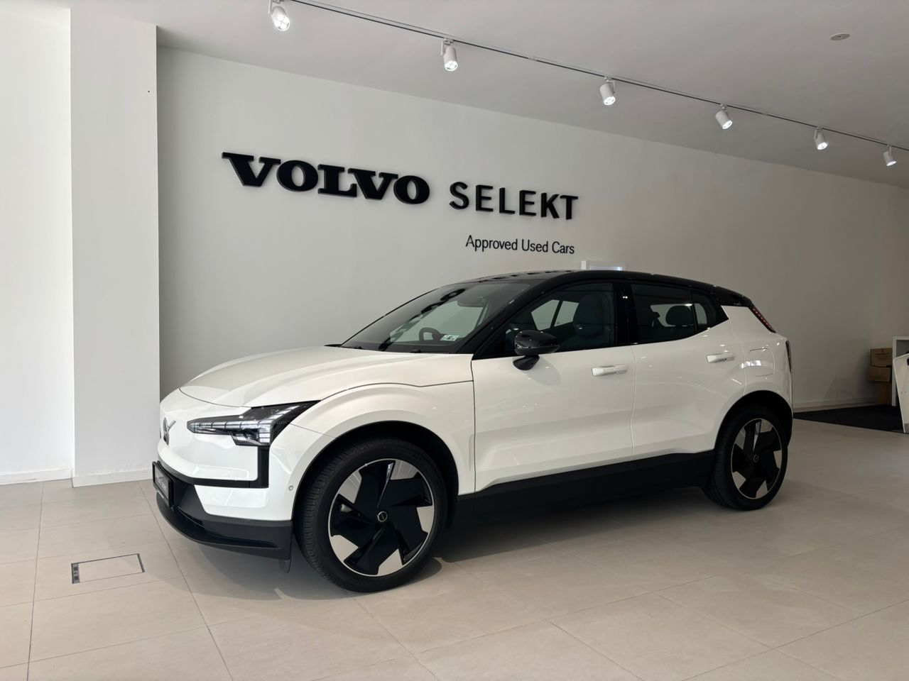 Volvo  Ultra, Twin Motor Performance, Electric