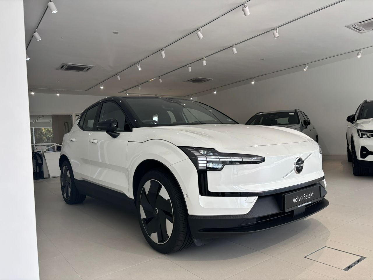 Volvo  Ultra, Twin Motor Performance, Electric