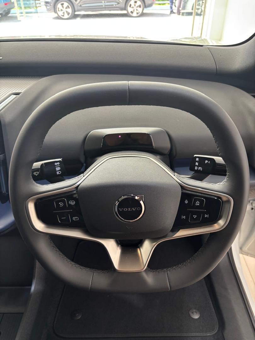 Volvo  Ultra, Twin Motor Performance, Electric