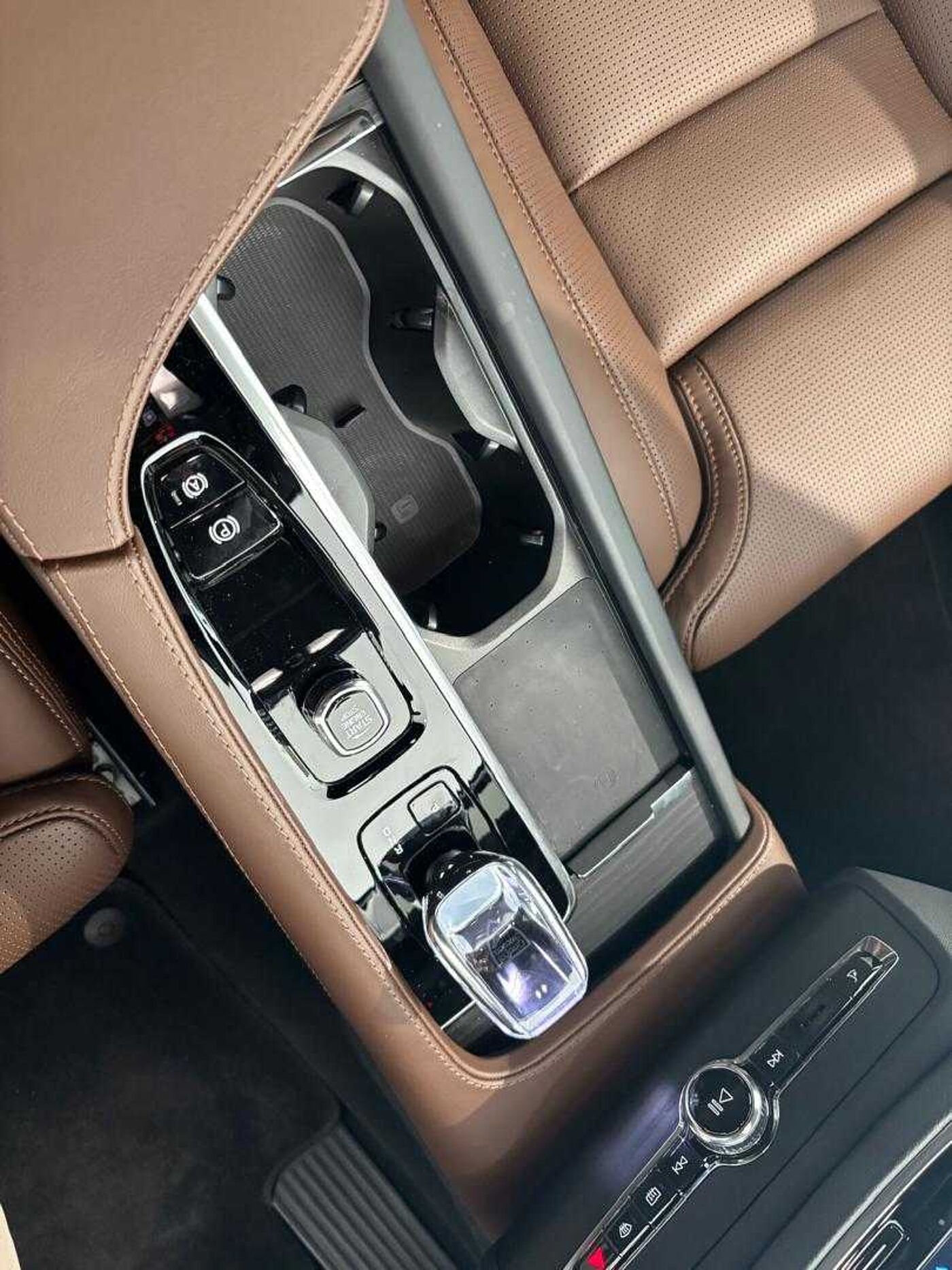 Volvo  Ultra, B5 AWD Mild hybrid, Petrol, Bright, 7 Seats