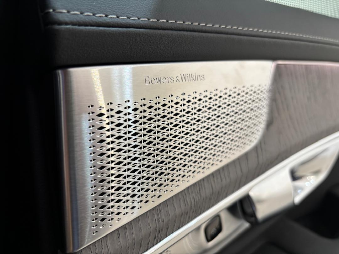 Volvo  Ultra, T8 AWD Plug-in hybrid, Electric/Petrol, Bright, 7 Seats