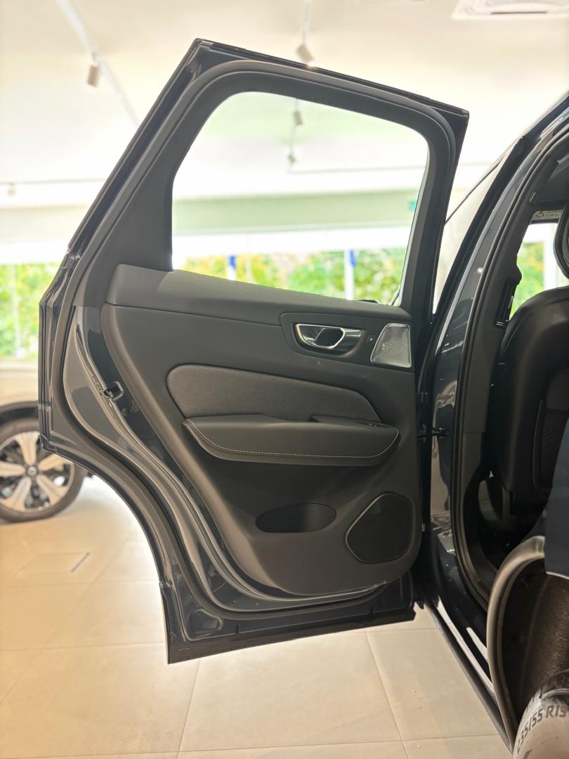 Volvo  Ultra, T8 AWD Plug-in hybrid, Electric/Petrol, Dark