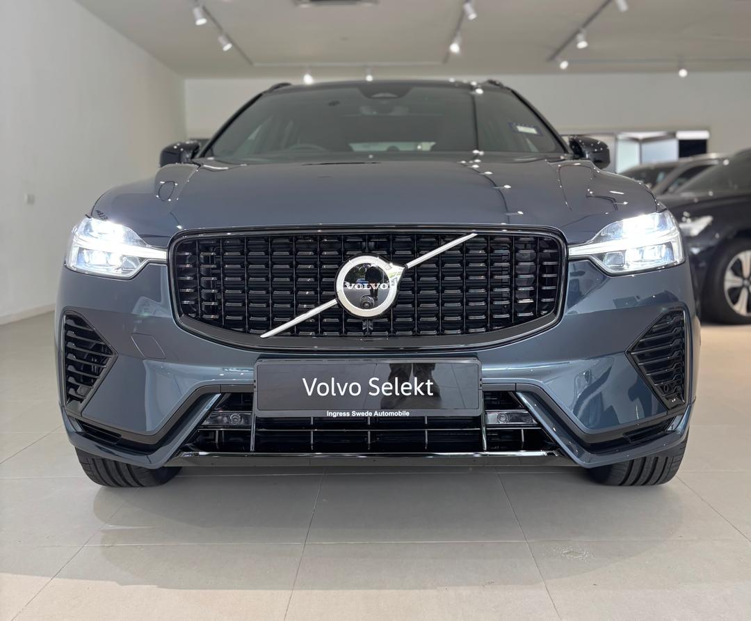 Volvo  Ultra, T8 AWD Plug-in hybrid, Electric/Petrol, Dark