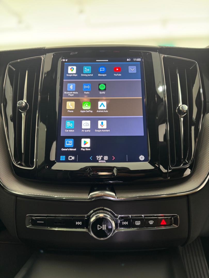 Volvo  Ultra, T8 AWD Plug-in hybrid, Electric/Petrol, Dark