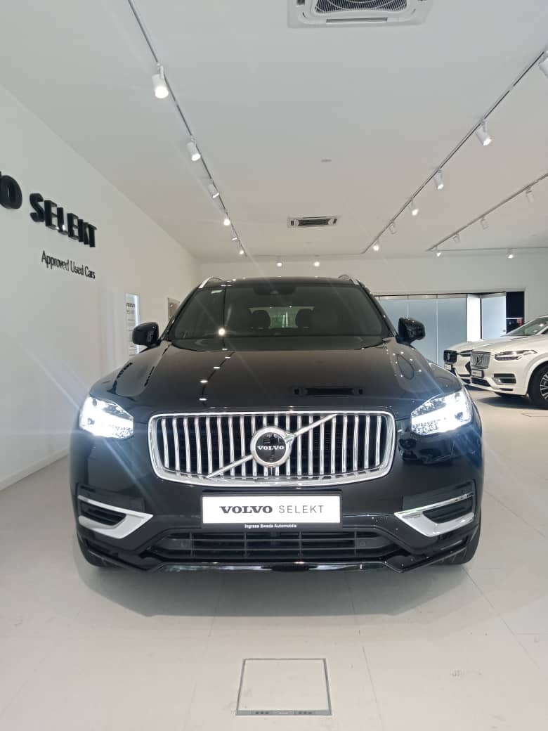 Volvo XC90 Recharge Ultimate, T8 AWD Plug-in hybrid, Electric/Petrol, Bright, 7 Seats