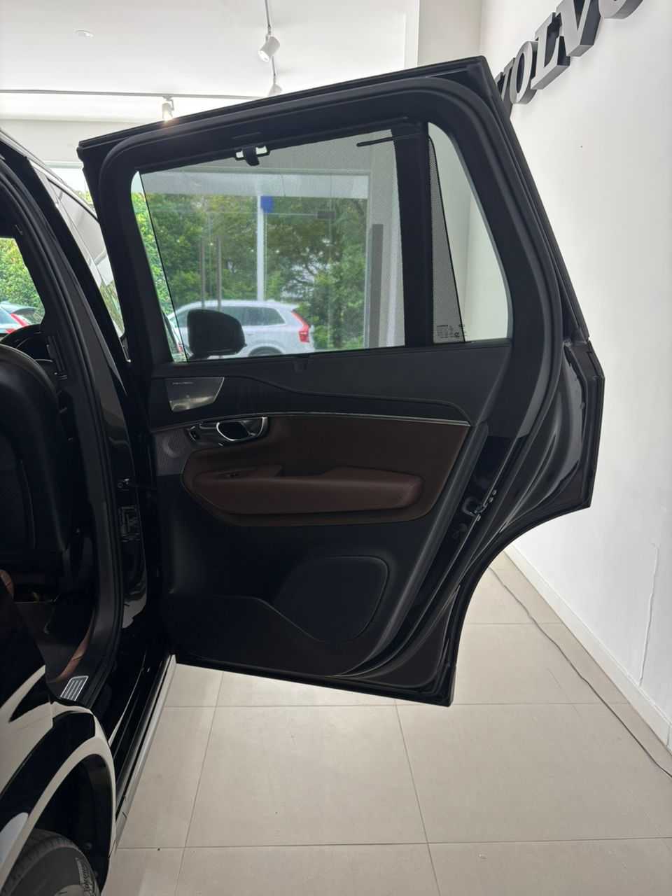 Volvo XC90 Recharge Ultimate, T8 AWD Plug-in hybrid, Electric/Petrol, Bright, 7 Seats