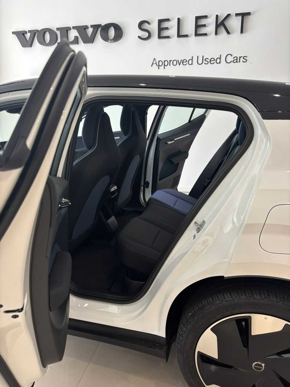 Volvo EX30 Ultra, Twin Motor Performance, Electric