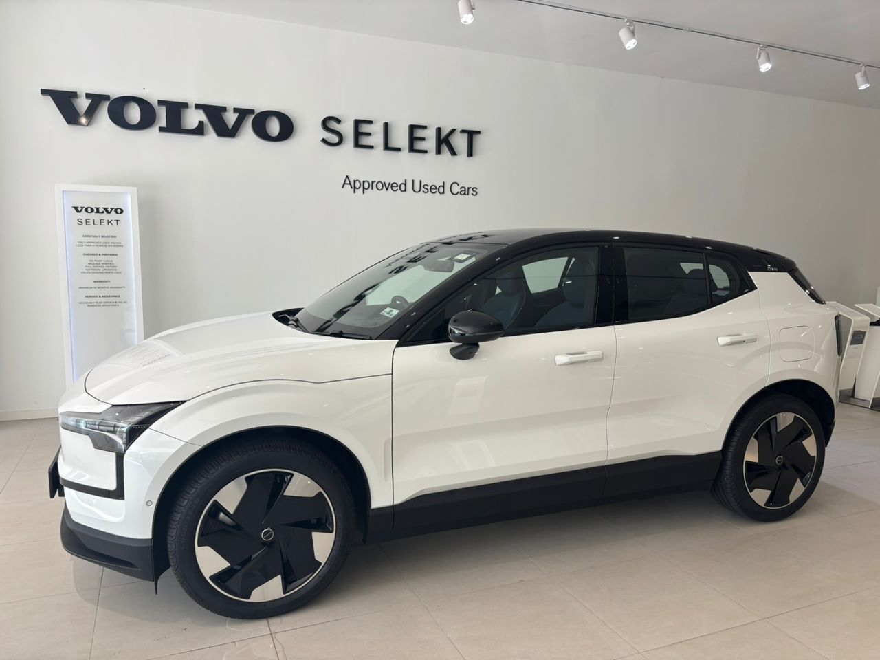 Volvo EX30 Ultra, Twin Motor Performance, Electric