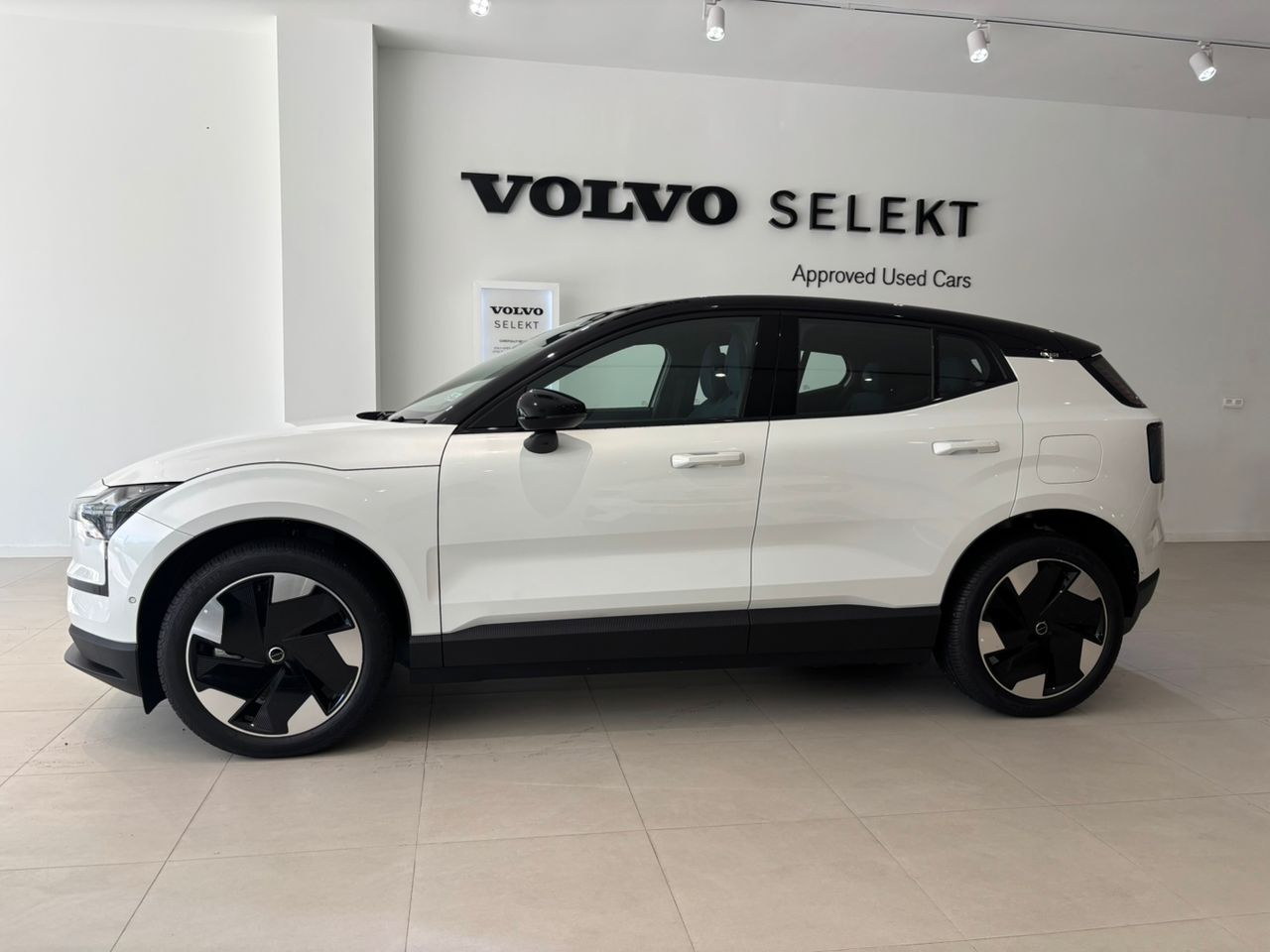 Volvo EX30 Ultra, Twin Motor Performance, Electric