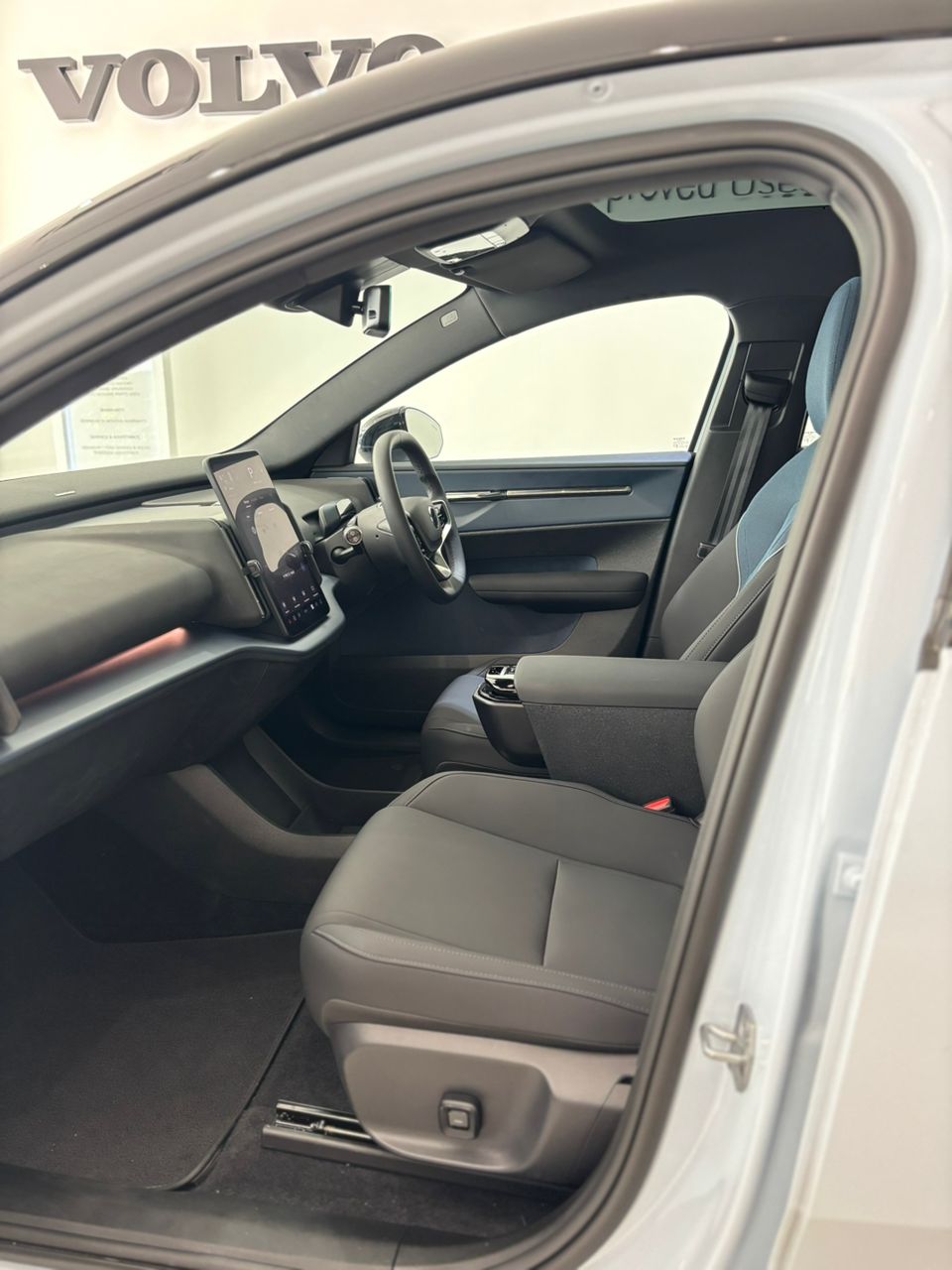 Volvo EX30 Ultra, Twin Motor Performance, Electric