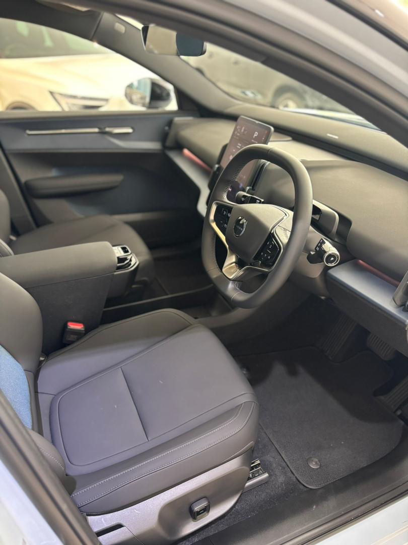 Volvo EX30 Ultra, Twin Motor Performance, Electric