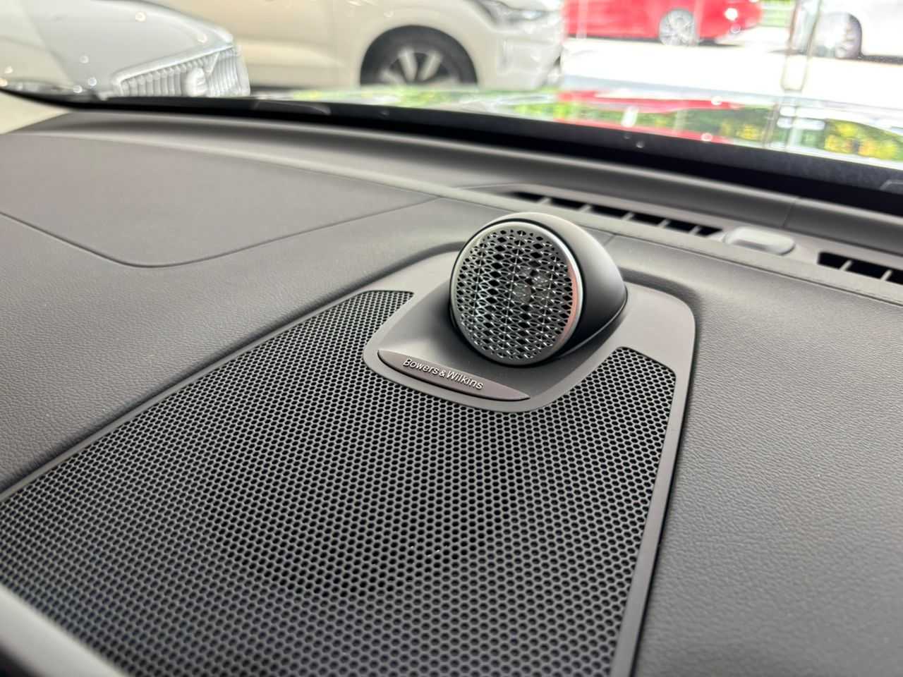 Volvo XC60 Ultra, T8 AWD Plug-in hybrid, Electric/Petrol, Dark