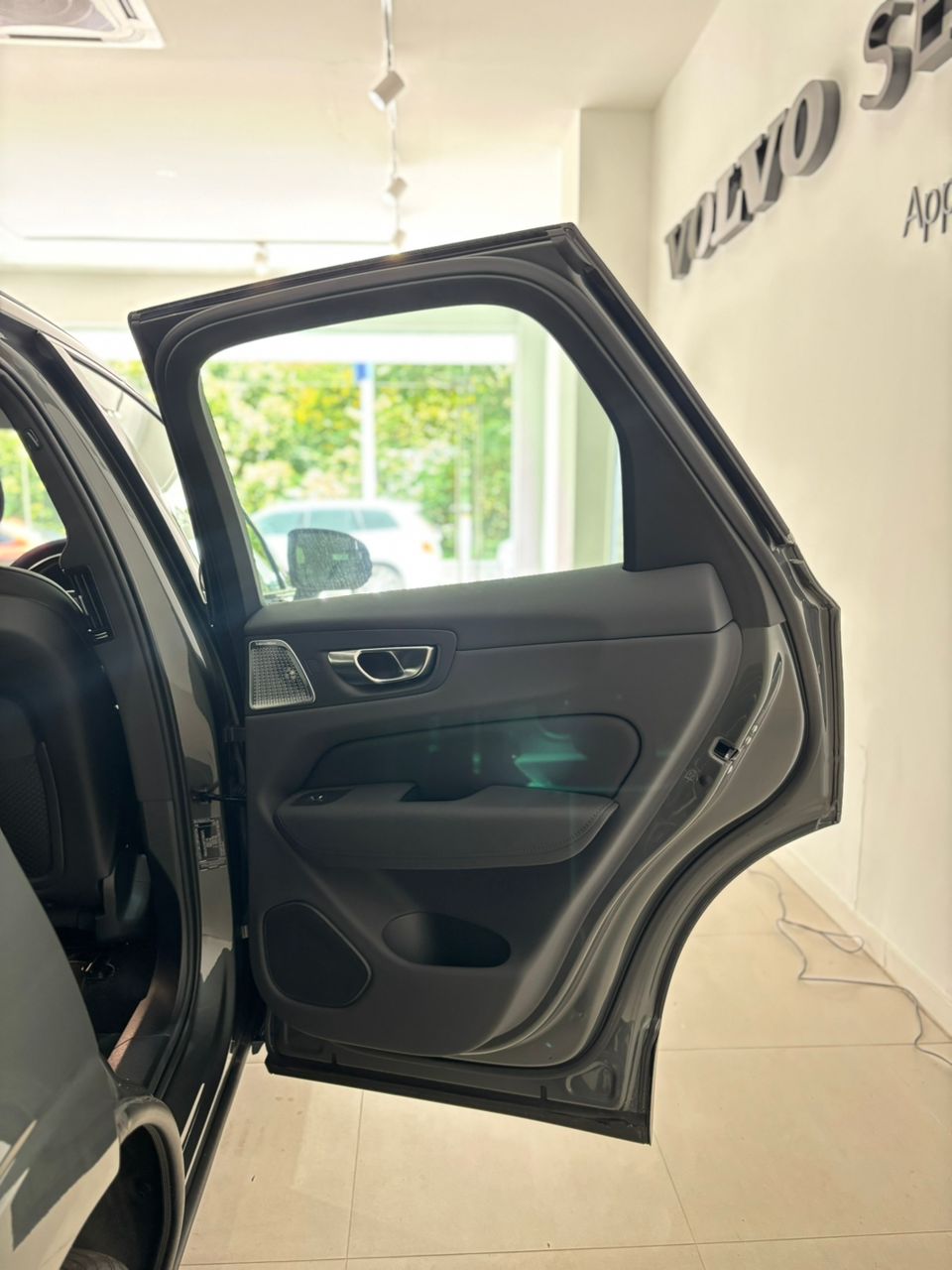 Volvo XC60 Ultra, T8 AWD Plug-in hybrid, Electric/Petrol, Dark