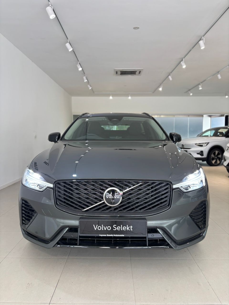 Volvo XC60 Ultra, T8 AWD Plug-in hybrid, Electric/Petrol, Dark