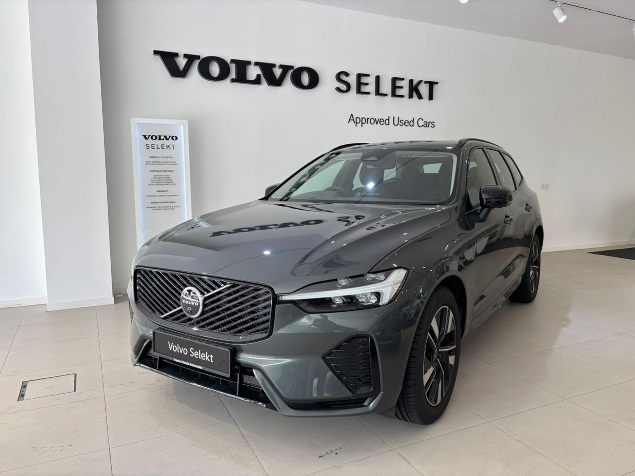 Volvo XC60 Ultra, T8 AWD Plug-in hybrid, Electric/Petrol, Dark