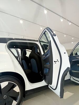 Volvo  Ultra, Twin Motor Performance, Electric
