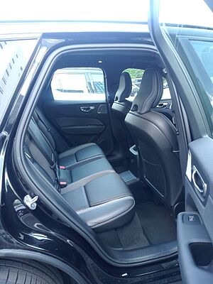 Volvo  XC60 Ultra, T8 AWD Plug-in hybrid, Electric/Petrol, Dark