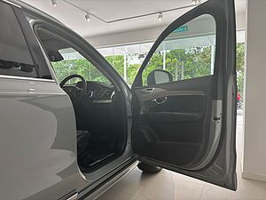 Volvo  Ultimate, B5 AWD Mild hybrid, Petrol, Bright, 7 Seats