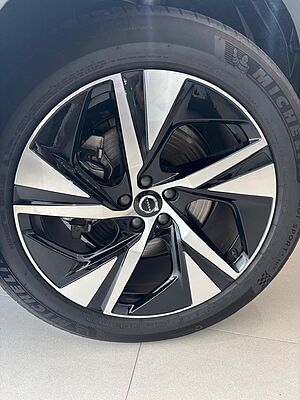 Volvo  Ultra, B5 AWD Mild hybrid, Petrol, Bright, 7 Seats