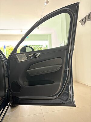 Volvo  Ultra, T8 AWD Plug-in hybrid, Electric/Petrol, Dark