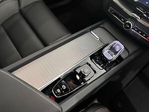 Volvo  Ultra, T8 AWD Plug-in hybrid, Electric/Petrol, Dark