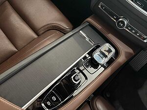 Volvo XC90 Recharge Ultimate, T8 AWD Plug-in hybrid, Electric/Petrol, Bright, 7 Seats