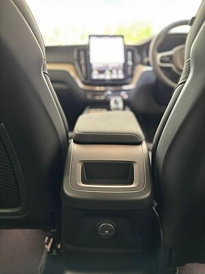 Volvo XC60 Ultra, T8 AWD Plug-in hybrid, Electric/Petrol, Dark