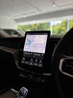 Volvo XC60 Ultra, T8 AWD Plug-in hybrid, Electric/Petrol, Dark