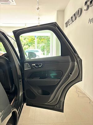 Volvo XC60 Ultra, T8 AWD Plug-in hybrid, Electric/Petrol, Dark