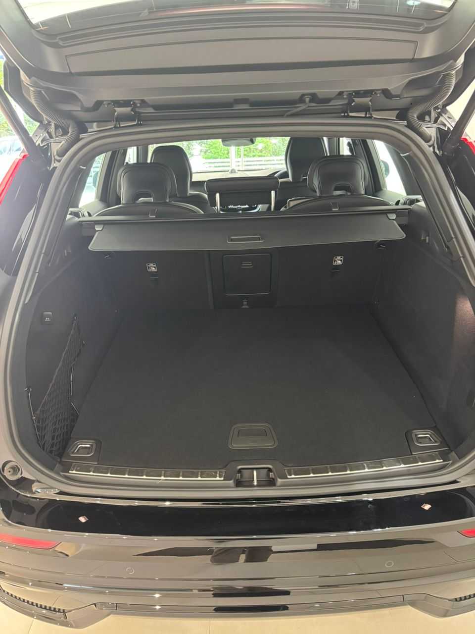 Volvo  XC60 Ultra, T8 AWD Plug-in hybrid, Electric/Petrol, Dark