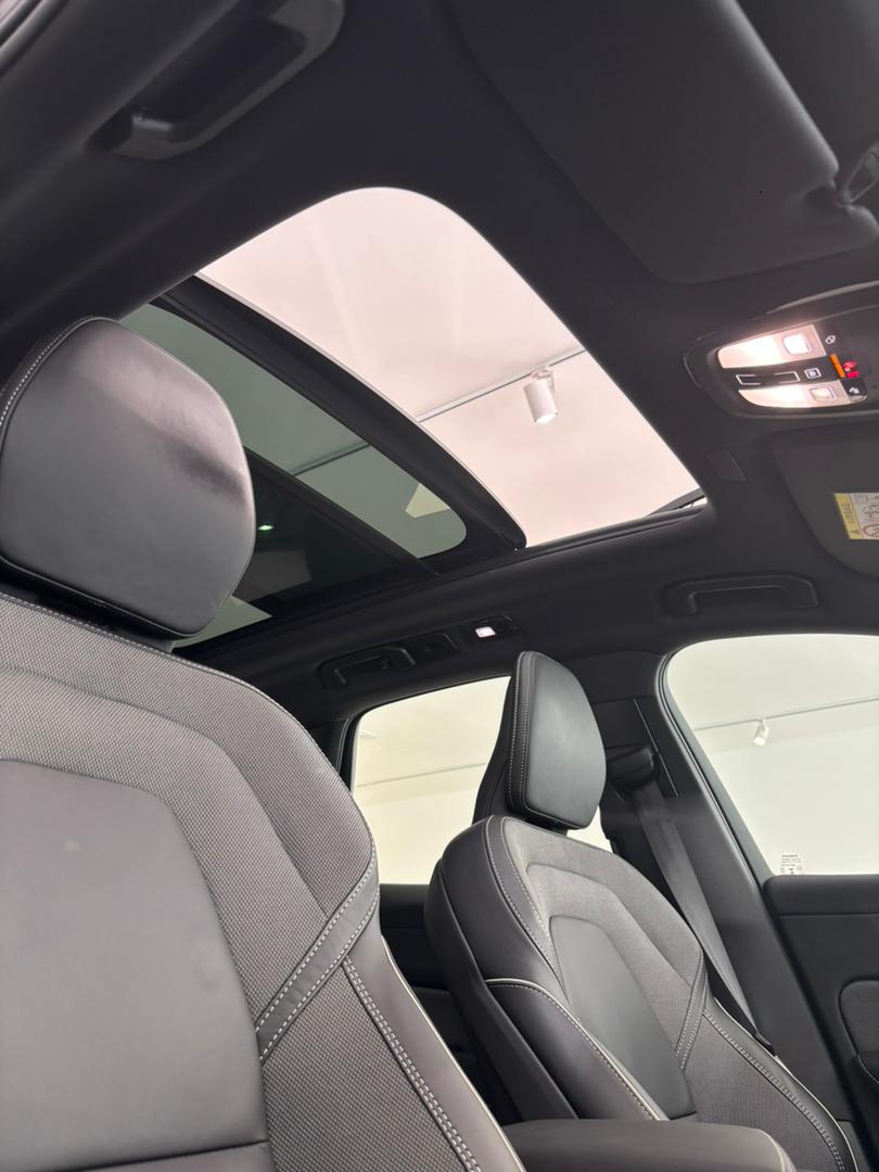 Volvo  XC60 Ultra, T8 AWD Plug-in hybrid, Electric/Petrol, Dark