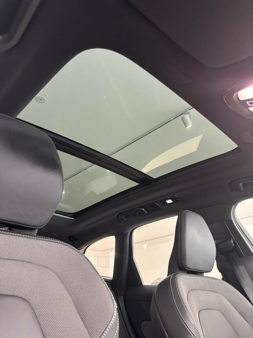 Volvo  XC60 Ultra, T8 AWD Plug-in hybrid, Electric/Petrol, Dark