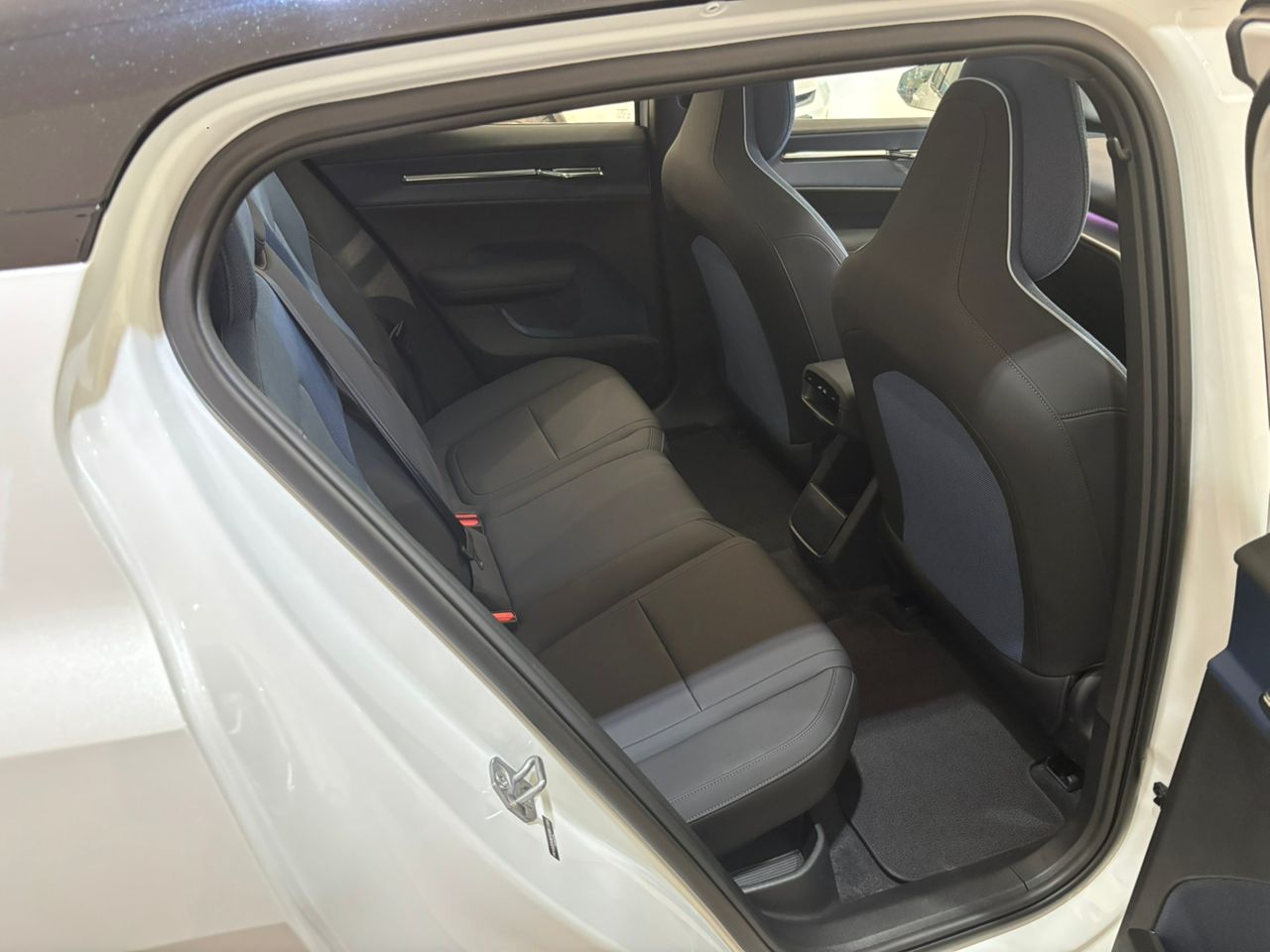 Volvo  EX30 Ultra, Twin Motor Performance, Electric