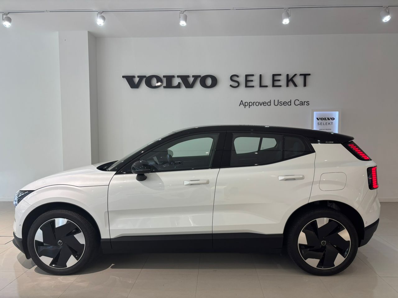 Volvo  EX30 Ultra, Twin Motor Performance, Electric
