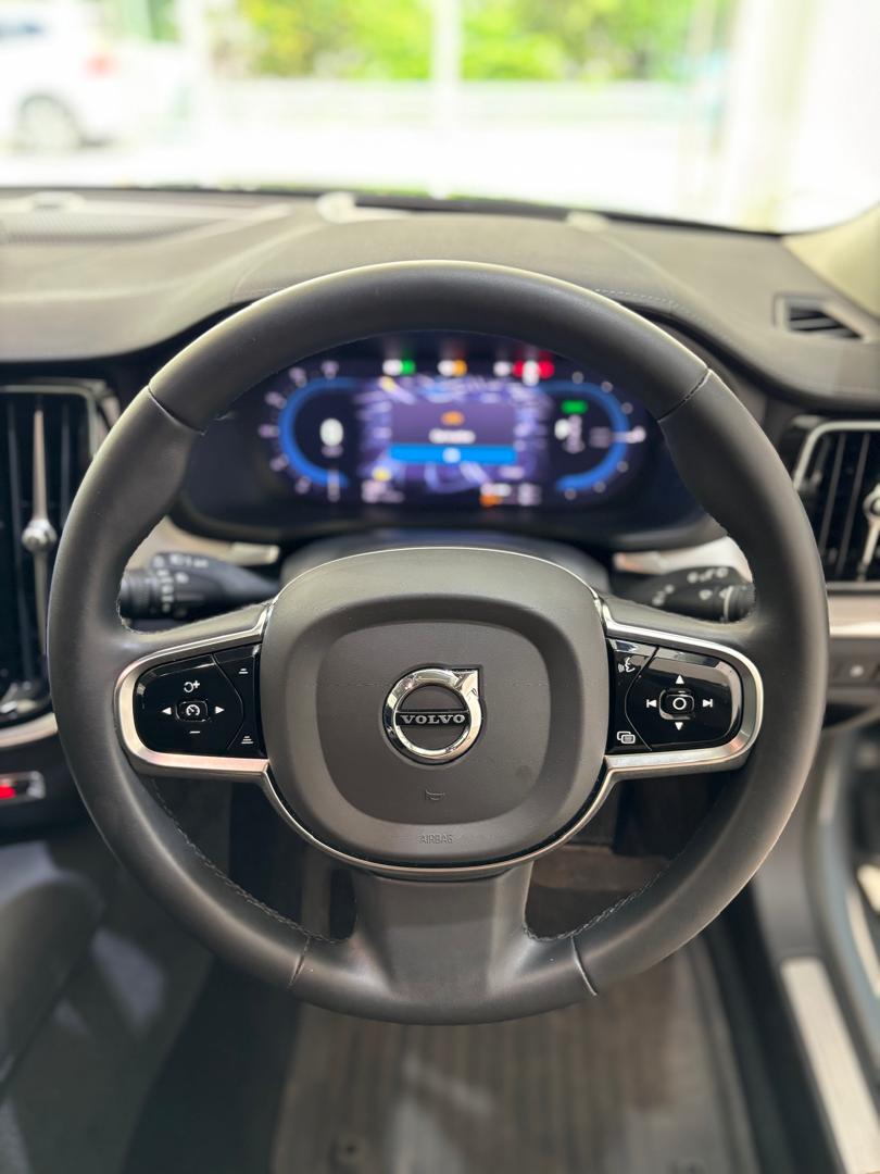 Volvo V60 Recharge Ultimate, T8 , Electric/Petrol, Bright