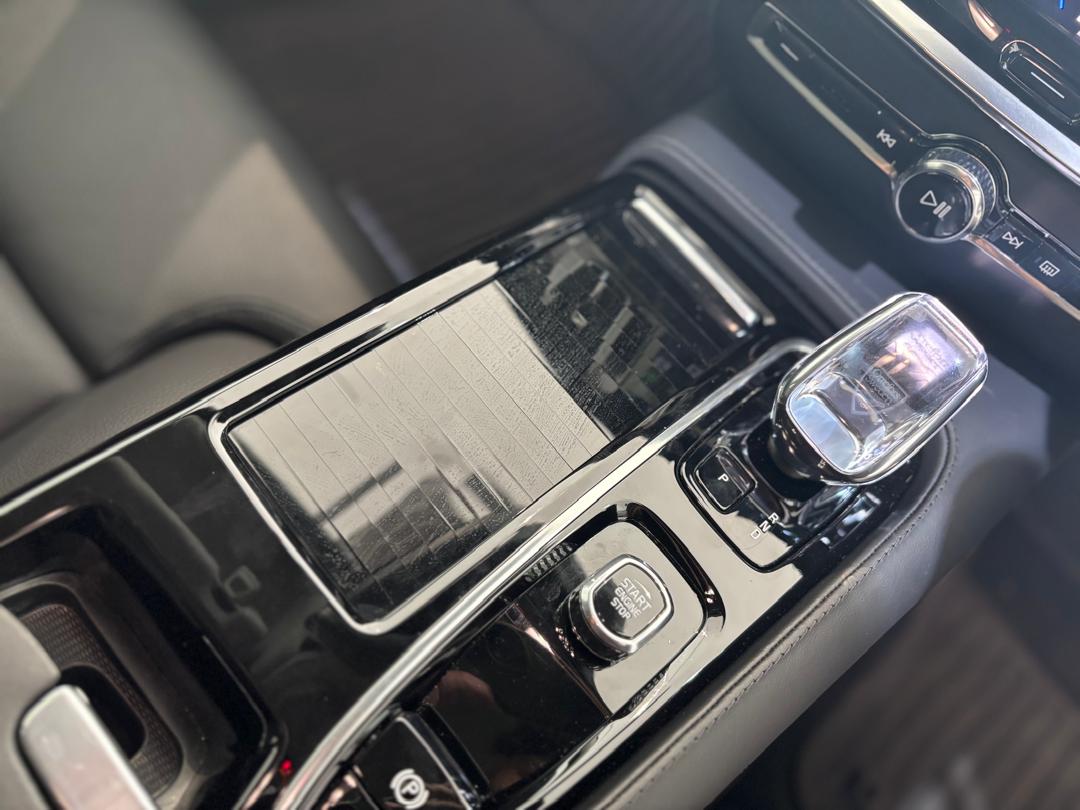 Volvo V60 Recharge Ultimate, T8 , Electric/Petrol, Bright